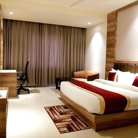 Hotel Crystal Grand Haldwani Ngoại thất bức ảnh