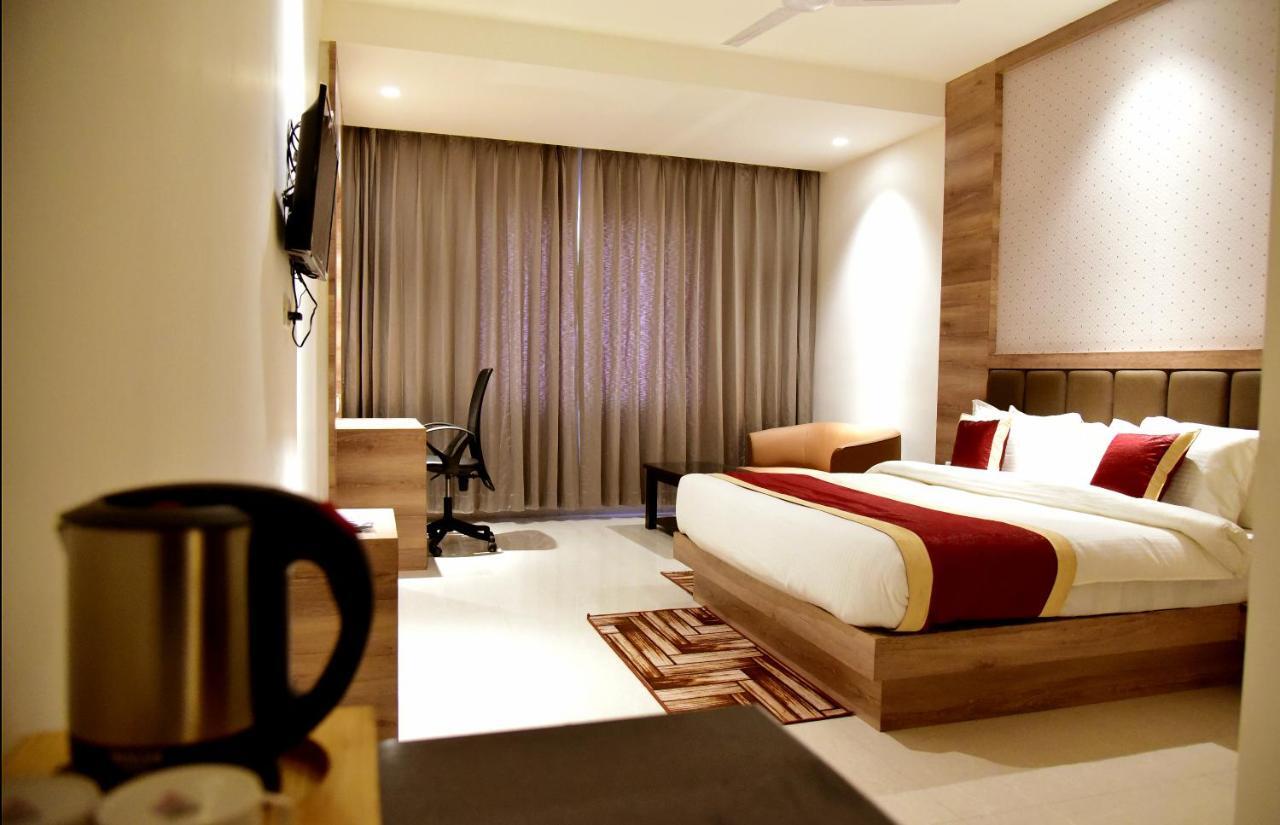 Hotel Crystal Grand Haldwani Ngoại thất bức ảnh